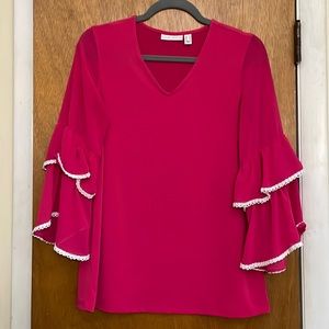 Beautiful Susan Graver liquid knit top with flowing sleeves.